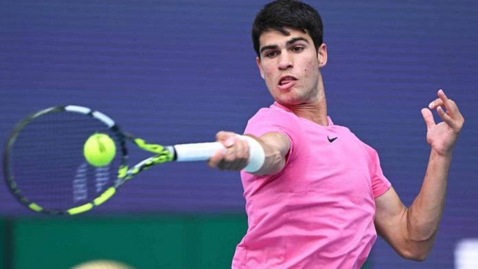 Carlos Alcaraz, the current champion, enters the third round of the Miami Open with ease