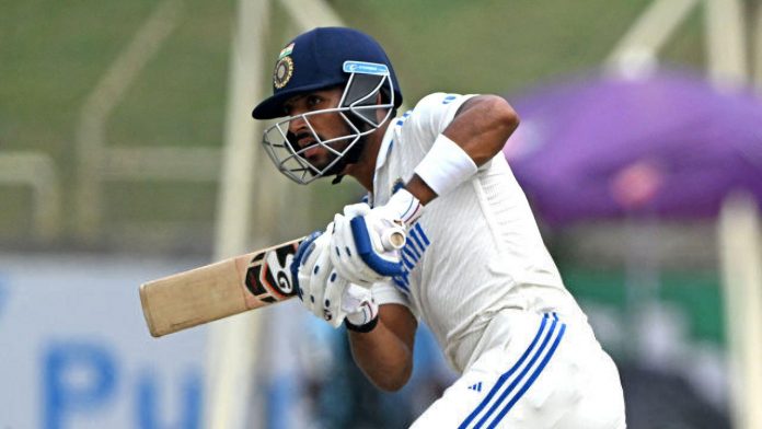 India clinch series by defeating England by wickets in the 4th test